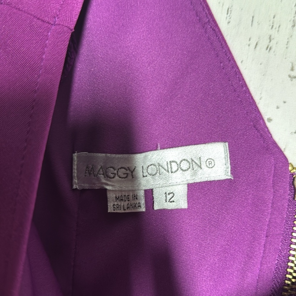 Maggy London Purple Scuba Bodycon Sheath Dress Exposed Zip Size 12 Career Office - Picture 3 of 4